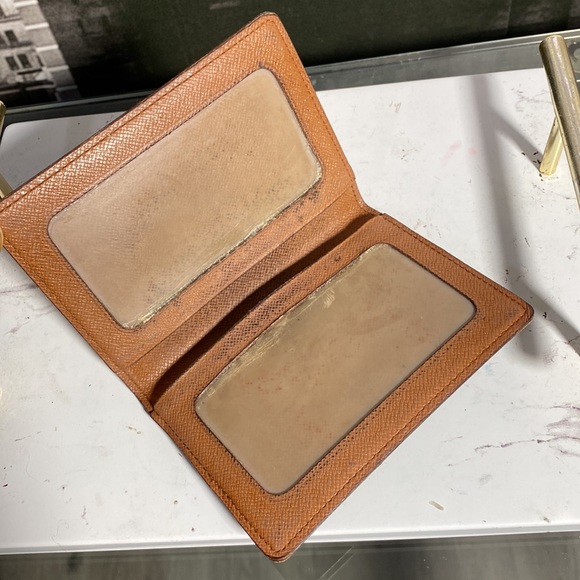 Authentic Louis Vuitton Monogram Card Holder - Picture 6 of 12